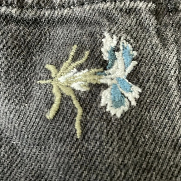 Topshop High  Waisted Black Floral Embroidered Denim Jean Short Women’s 0 - Picture 8 of 8